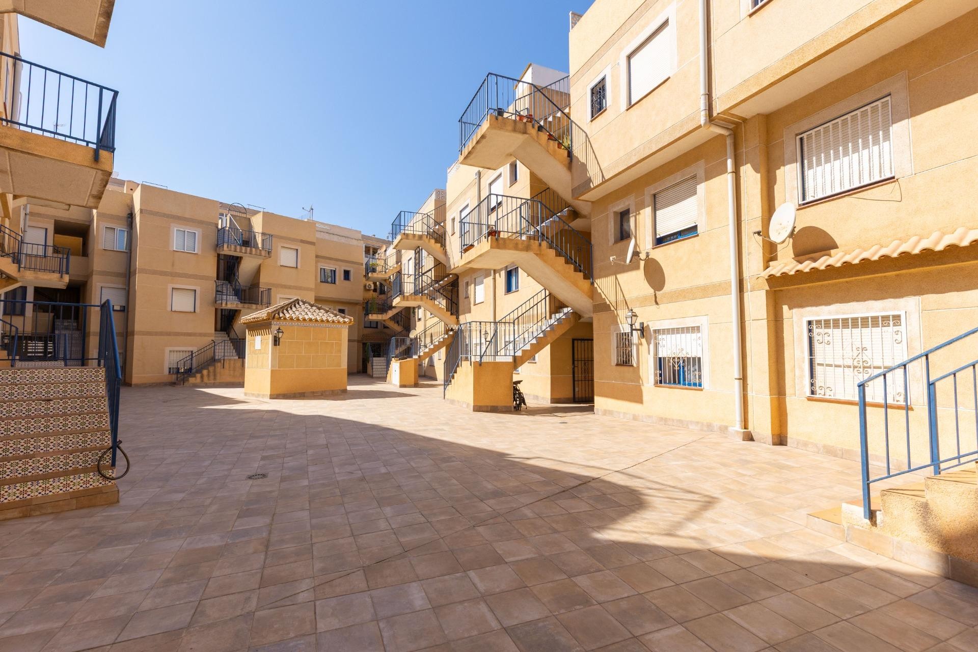 Resale - Apartment / flat - Torrevieja - Costa Blanca