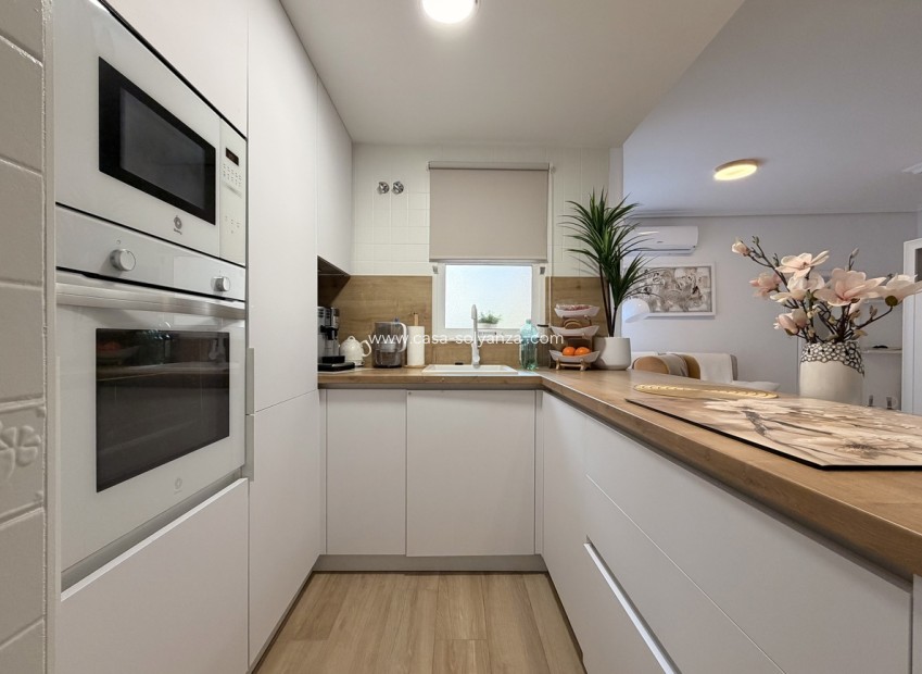 Resale - Apartment / flat - Torrevieja - Costa Blanca