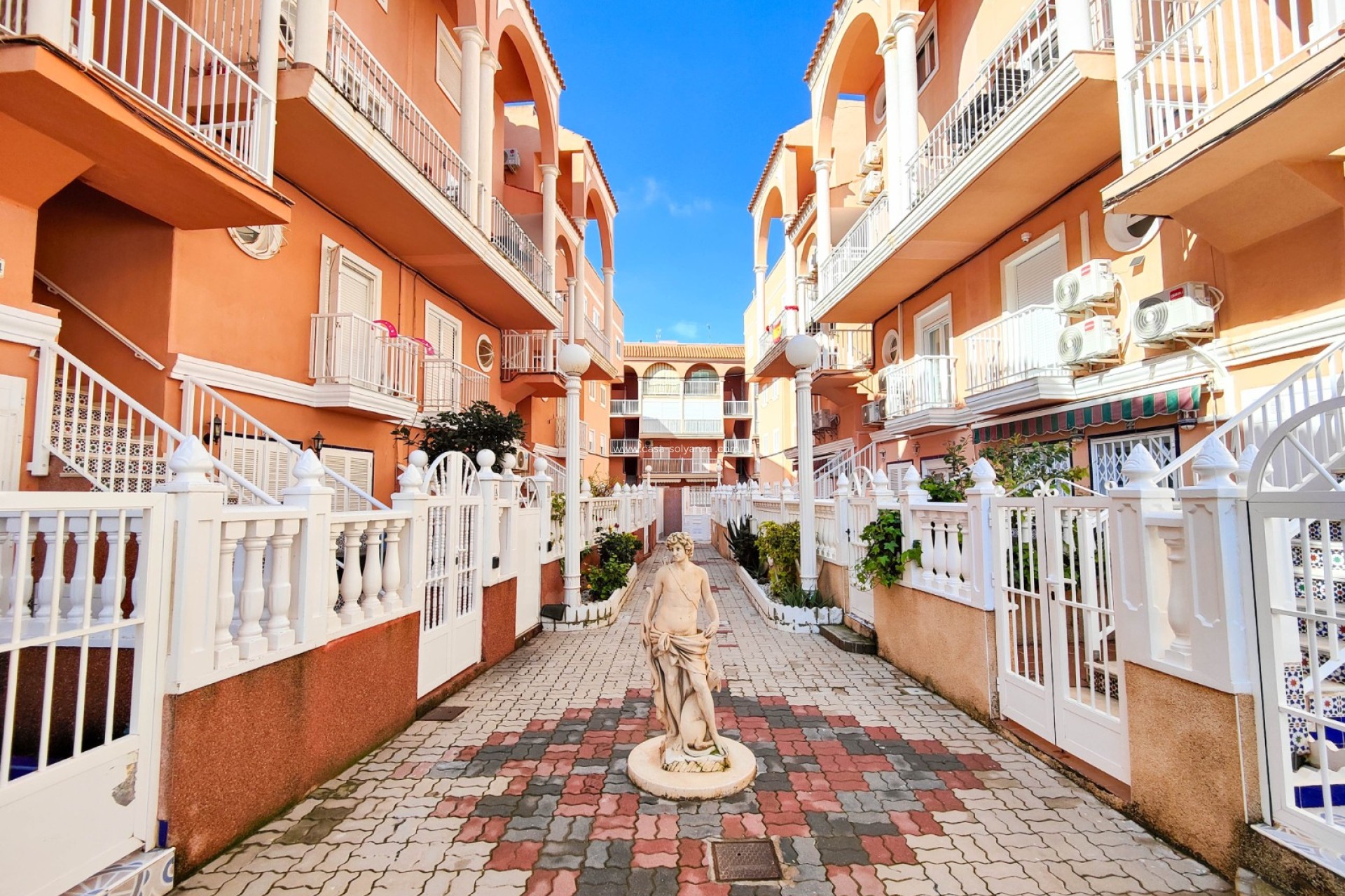 Resale - Apartment / flat - Torrevieja - Costa Blanca