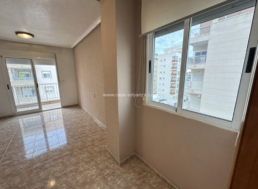 Resale - Apartment / flat - Torrevieja - Costa Blanca