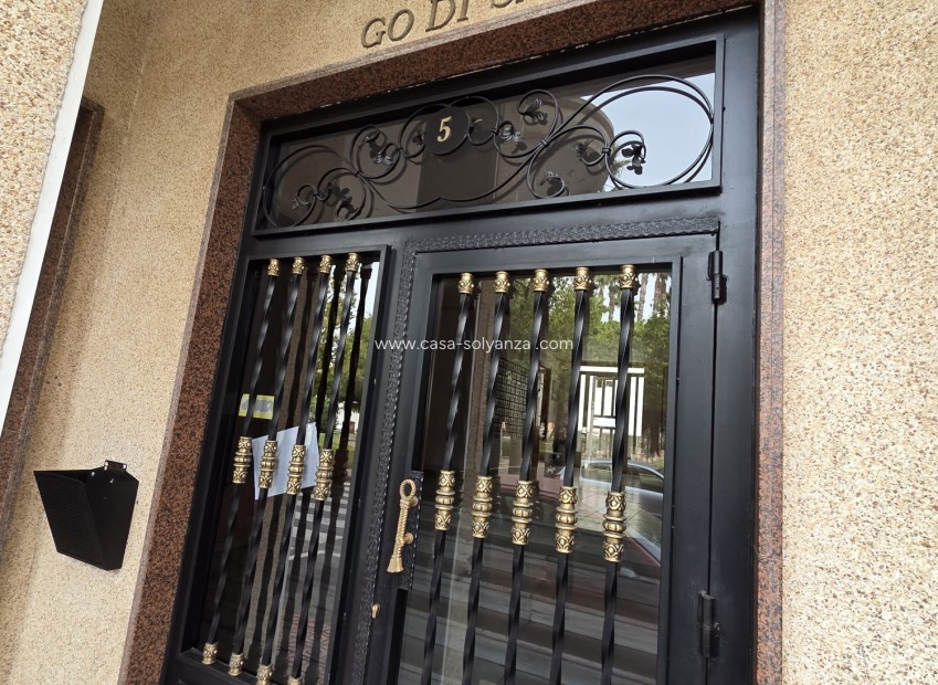 Resale - Apartment / flat - Torrevieja - Costa Blanca