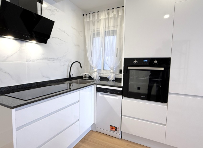 Resale - Apartment / flat - Torrevieja - Costa Blanca