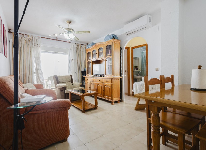 Resale - Apartment / flat - Torrevieja - Costa Blanca