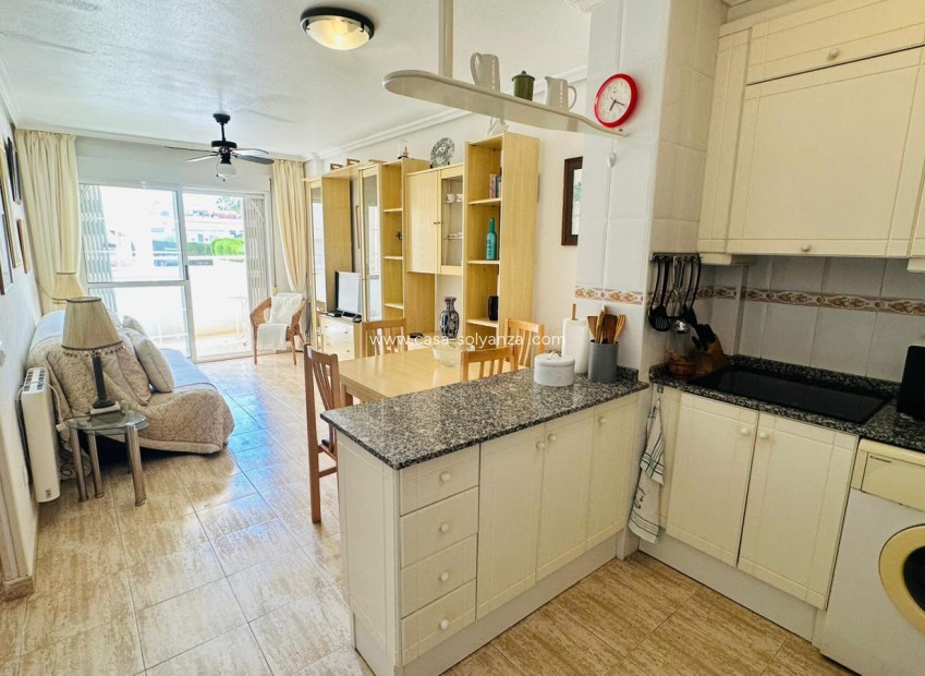 Resale - Apartment / flat - Torrevieja - Costa Blanca