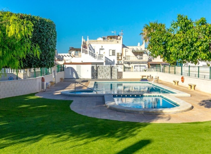 Resale - Apartment / flat - Torrevieja - Doña Ines