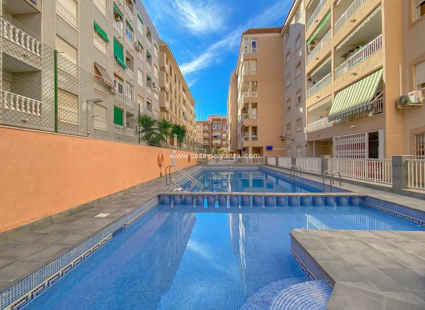 Resale - Apartment / flat - Torrevieja - El Acequión - Los Náufragos