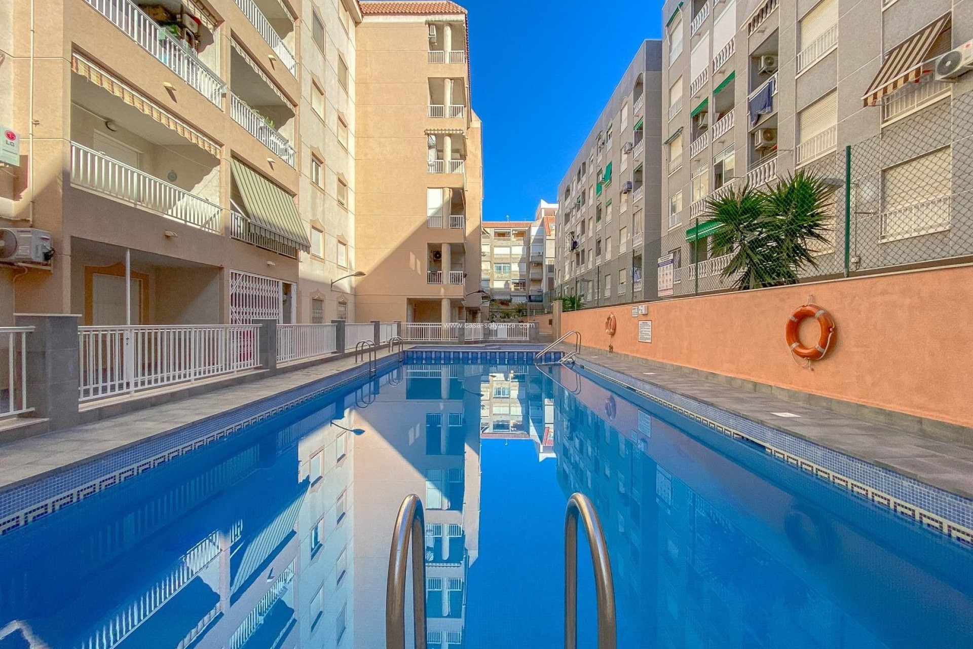 Resale - Apartment / flat - Torrevieja - El Acequión - Los Náufragos