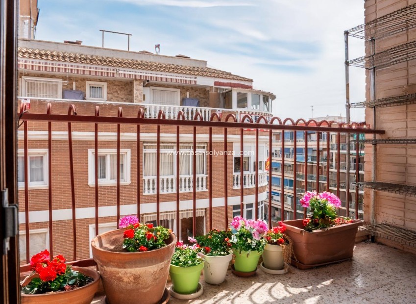 Resale - Apartment / flat - Torrevieja - El Acequión - Los Náufragos