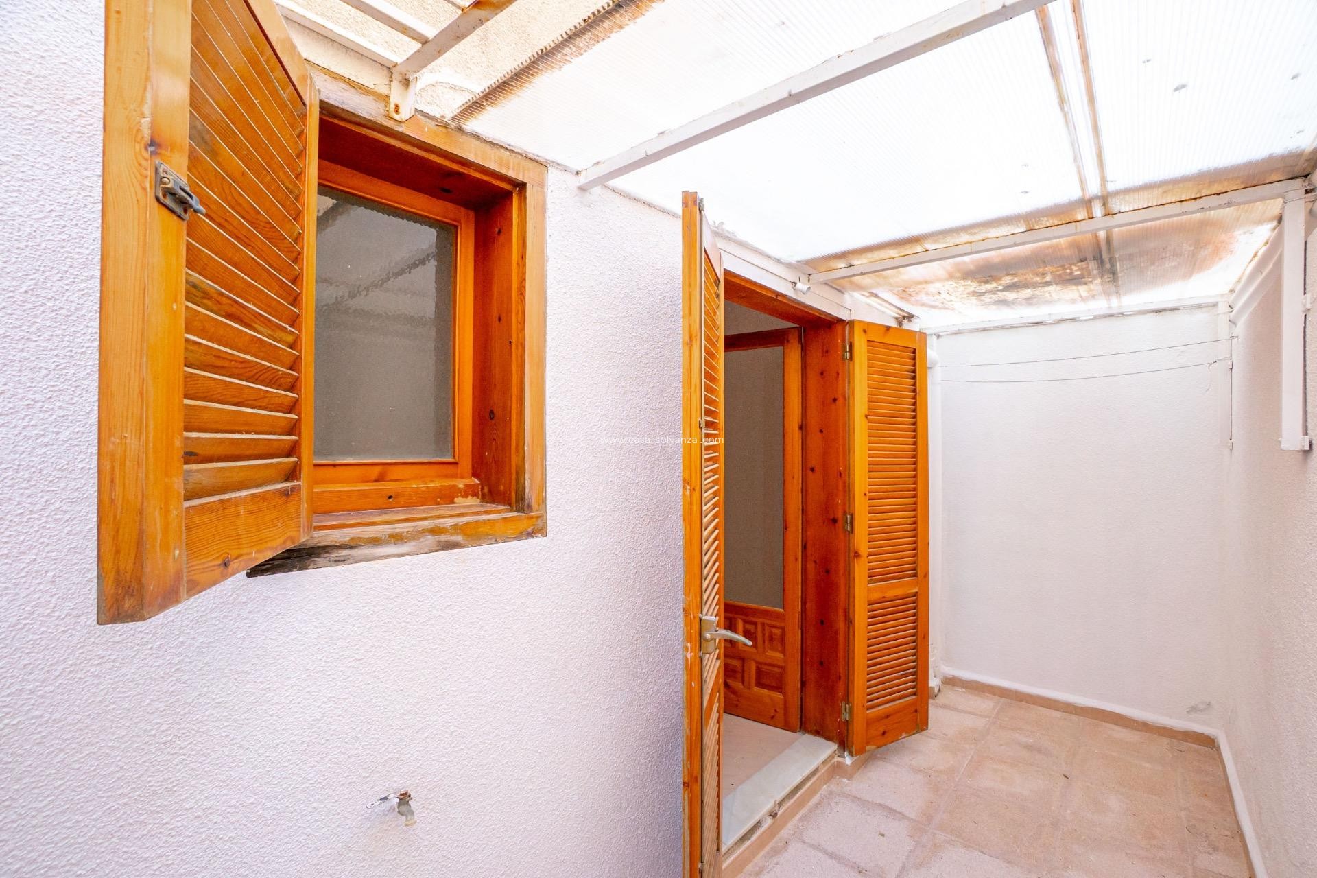 Resale - Apartment / flat - Torrevieja - El chaparral