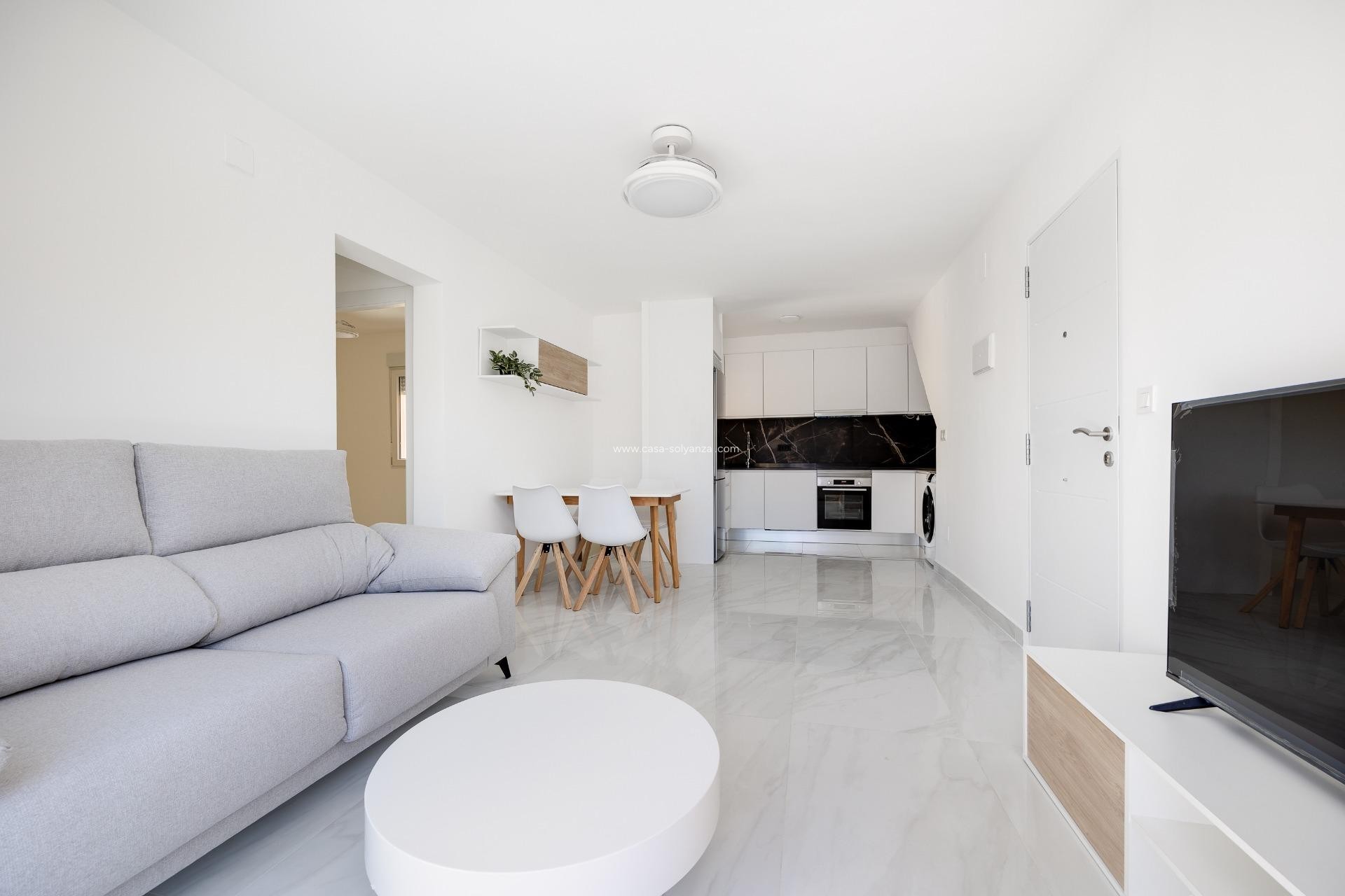 Resale - Apartment / flat - Torrevieja - El Limonar