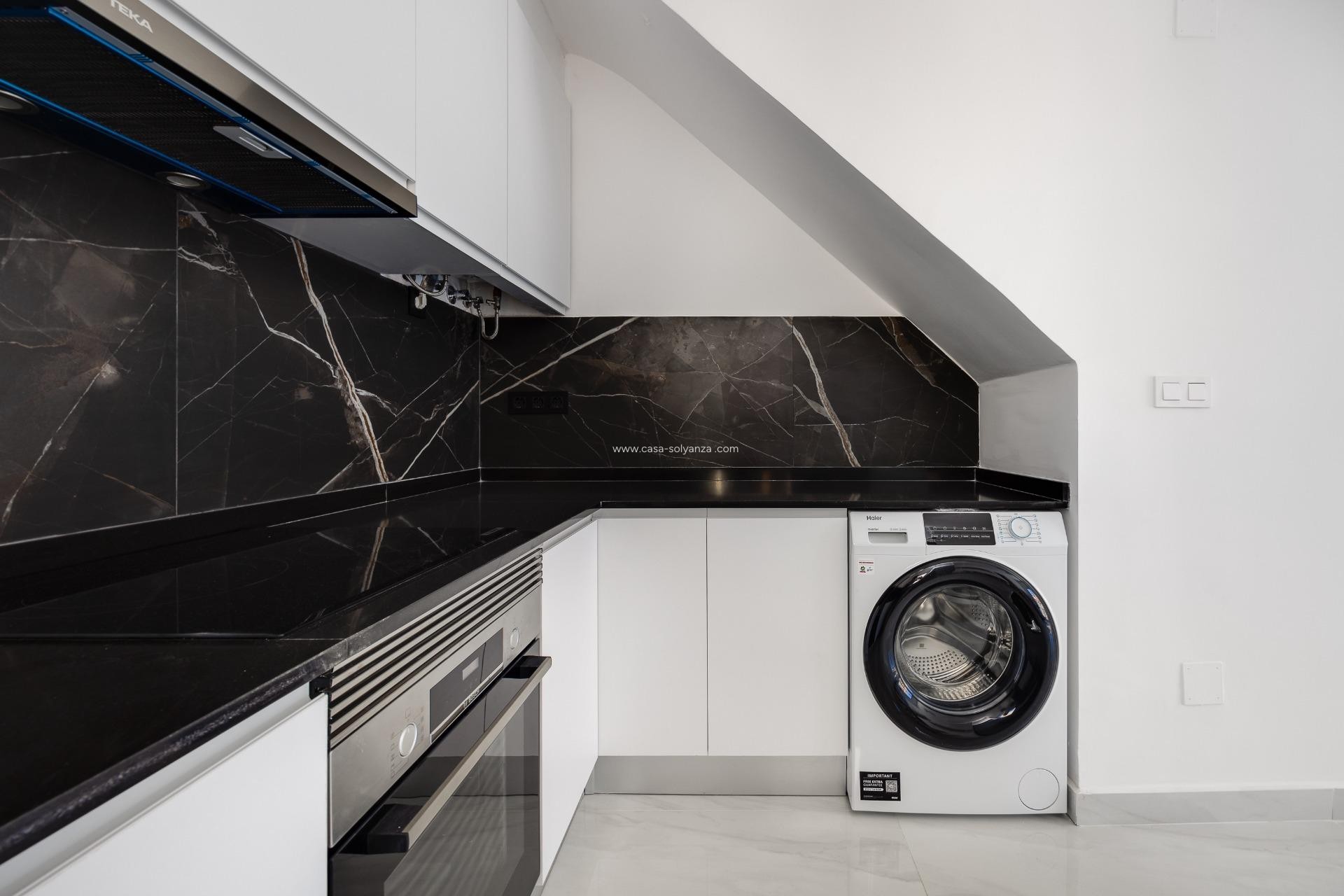 Resale - Apartment / flat - Torrevieja - El Limonar