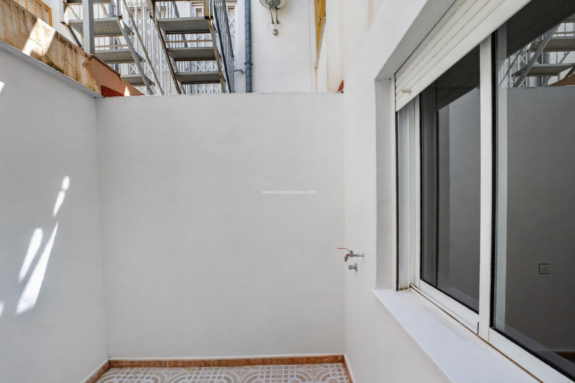Resale - Apartment / flat - Torrevieja - El Limonar