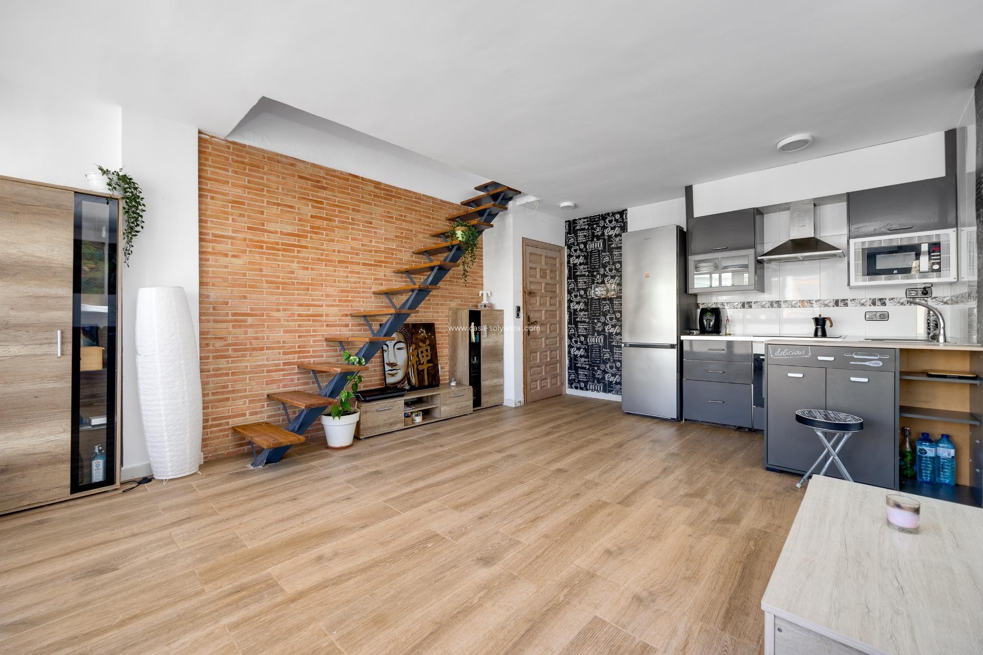 Resale - Apartment / flat - Torrevieja - Eliseos playa