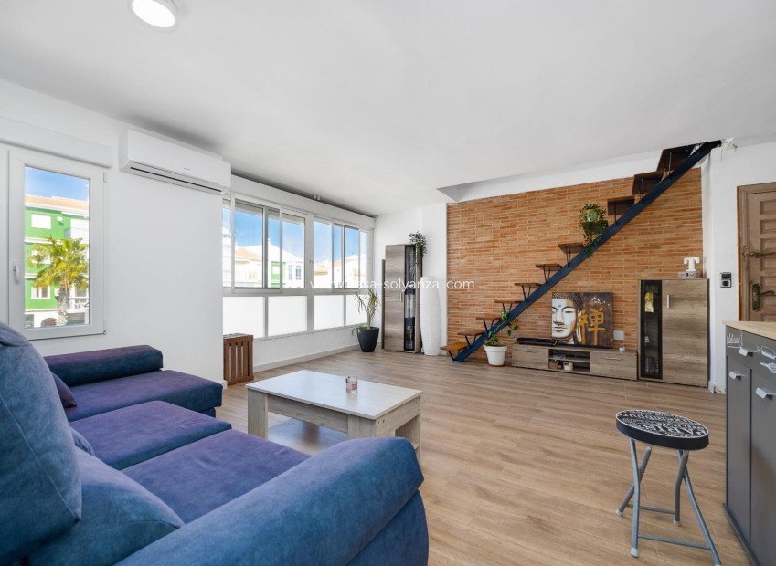 Resale - Apartment / flat - Torrevieja - Eliseos playa