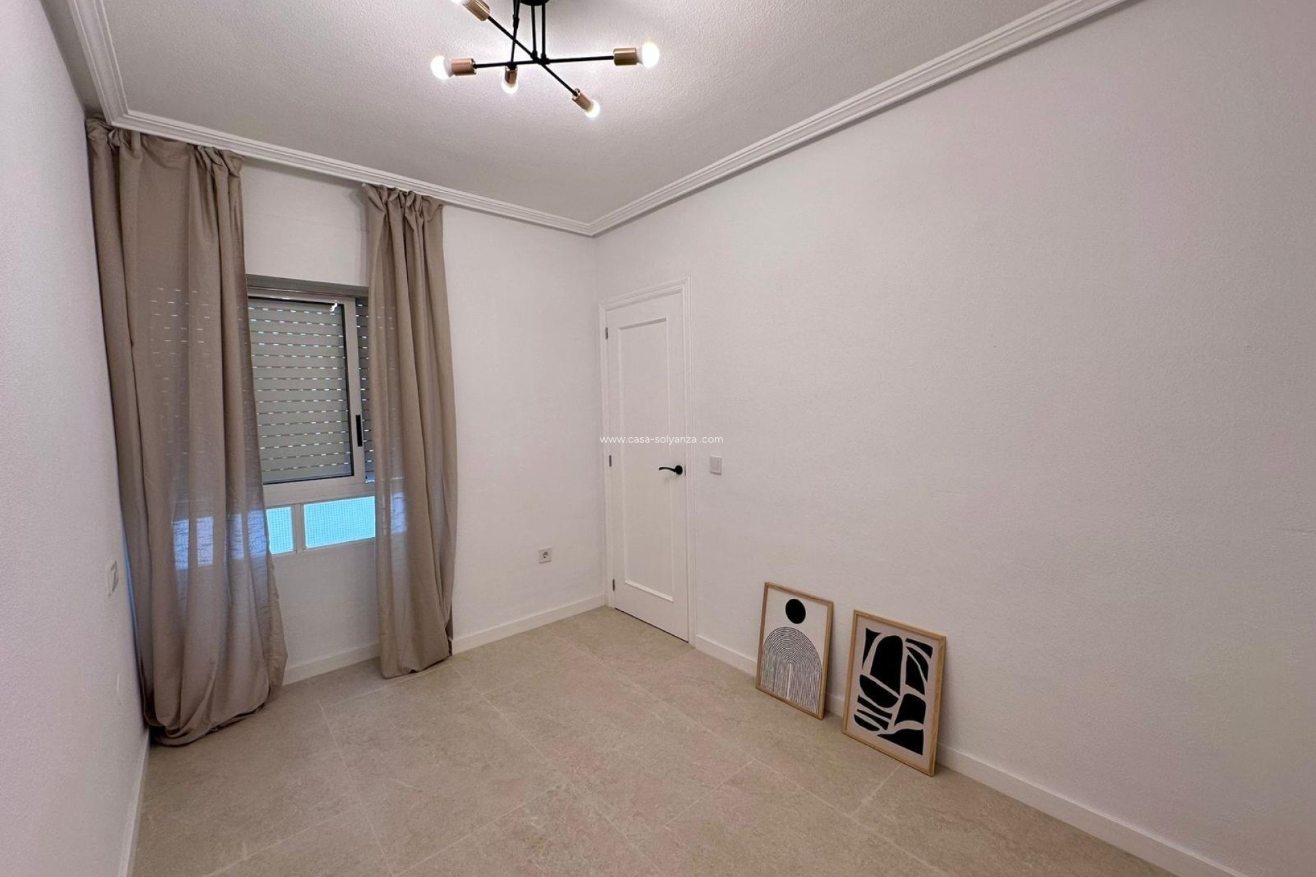Resale - Apartment / flat - Torrevieja - Estacion Autobuses