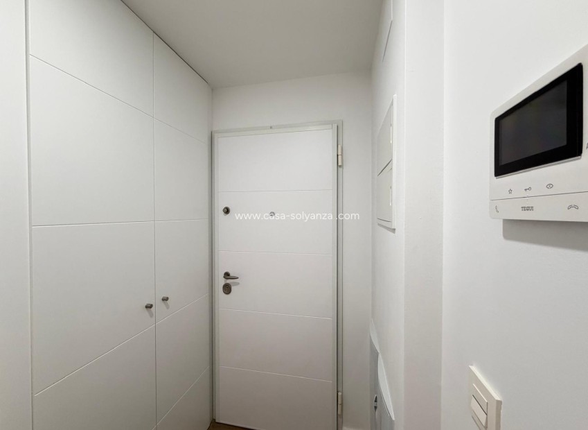 Resale - Apartment / flat - Torrevieja - Estacion Autobuses