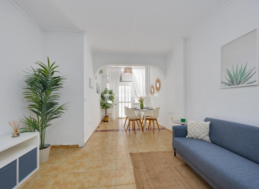 Resale - Apartment / flat - Torrevieja - Estacion Autobuses