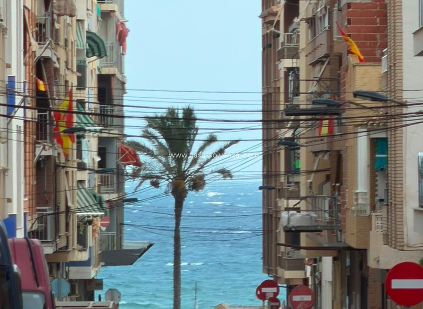Resale - Apartment / flat - Torrevieja - Estacion Autobuses