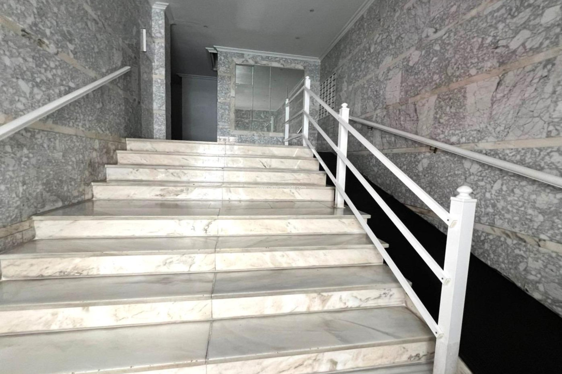 Resale - Apartment / flat - Torrevieja - Estacion Autobuses