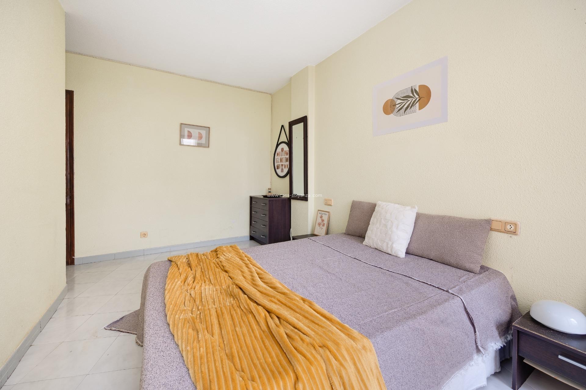 Resale - Apartment / flat - Torrevieja - Estacion Autobuses