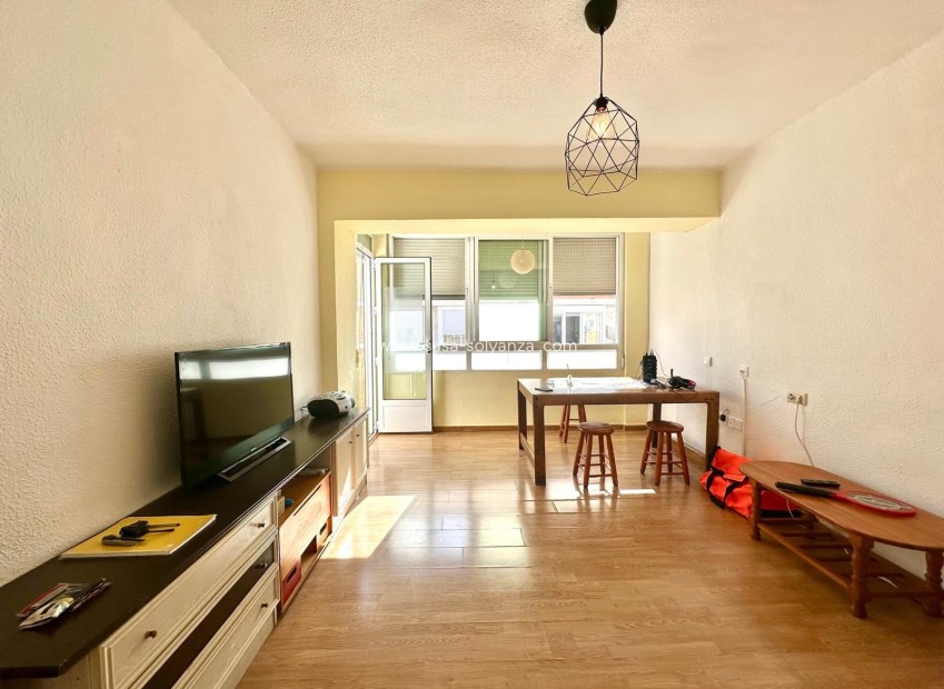 Resale - Apartment / flat - Torrevieja - Estacion Autobuses