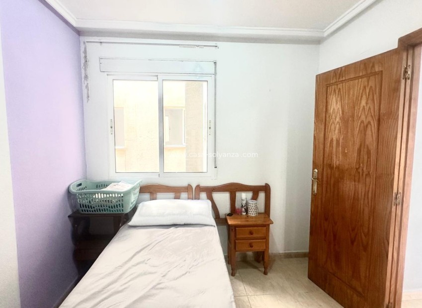 Resale - Apartment / flat - Torrevieja - Estacion Autobuses