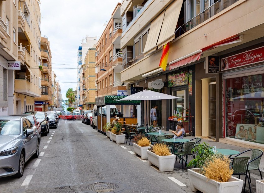Resale - Apartment / flat - Torrevieja - Estacion Autobuses