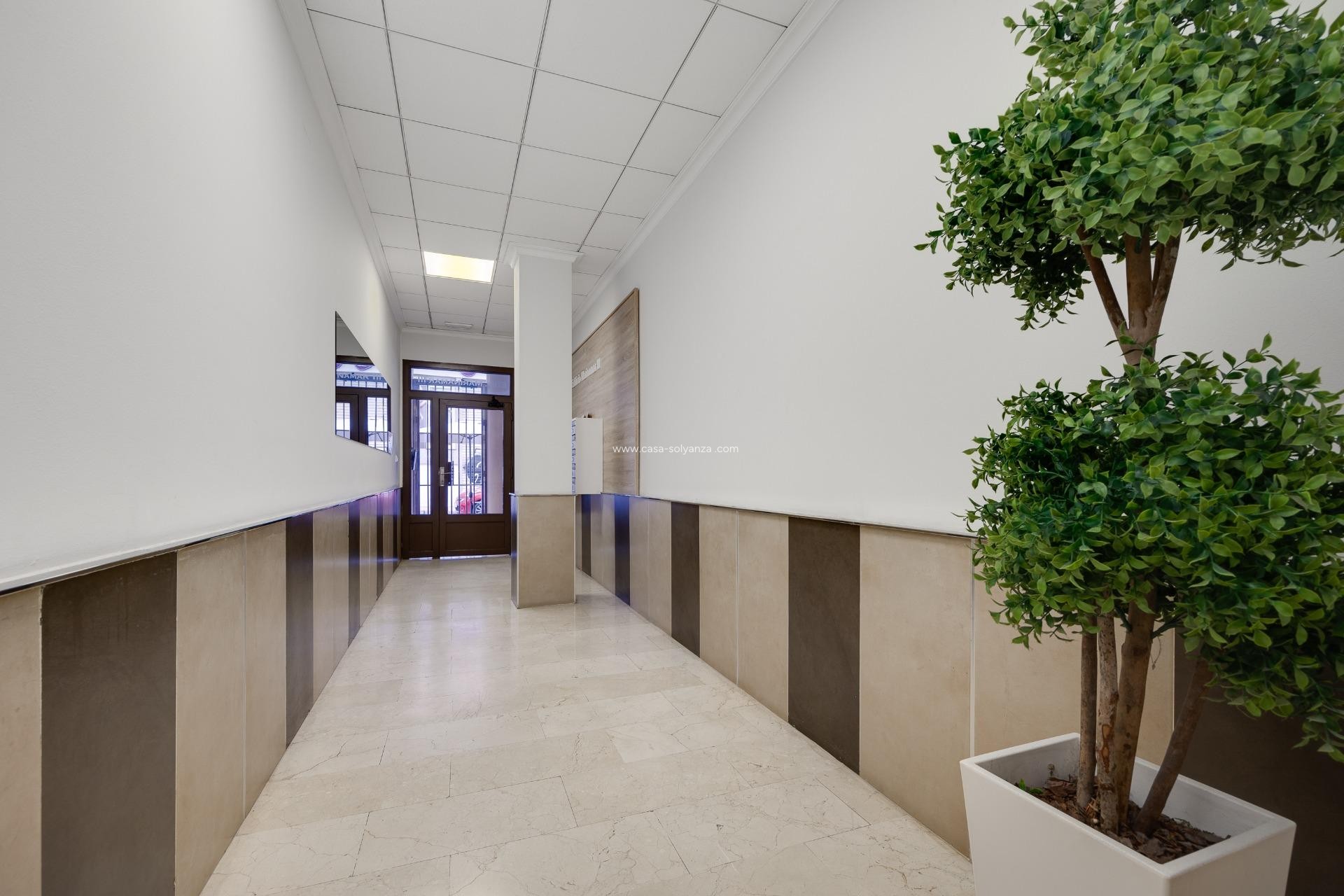 Resale - Apartment / flat - Torrevieja - Estacion Autobuses