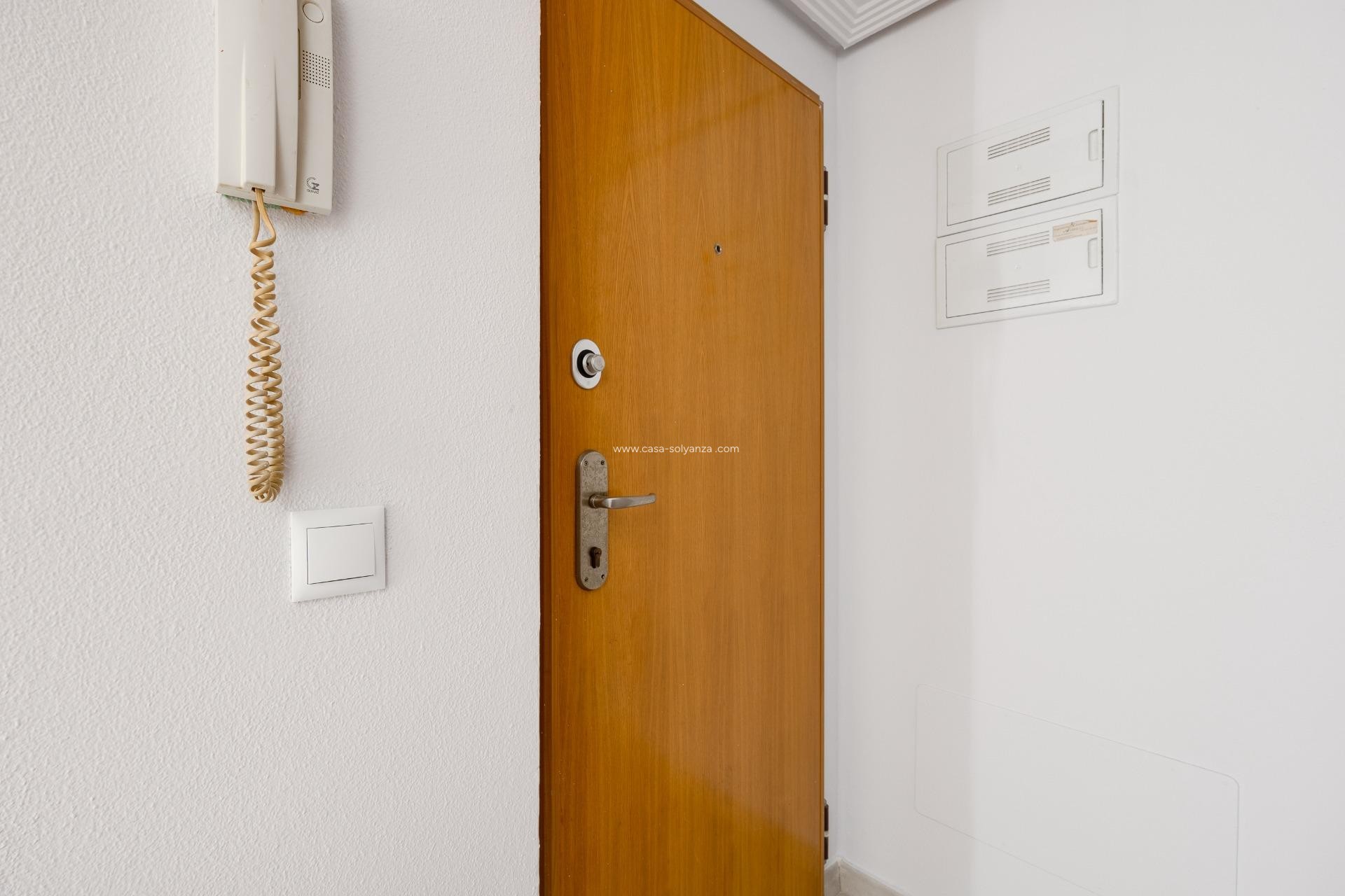 Resale - Apartment / flat - Torrevieja - Estacion Autobuses