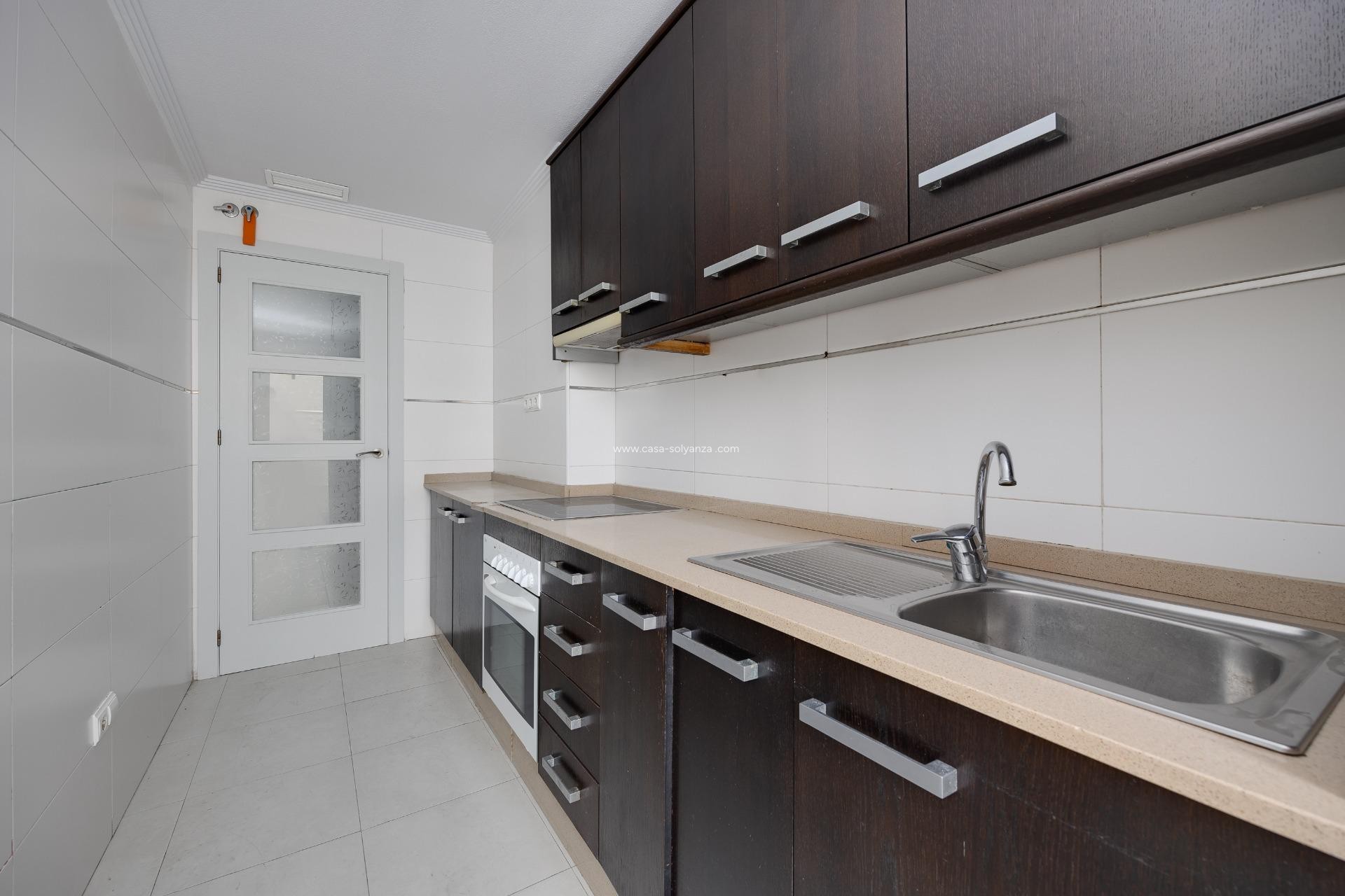 Resale - Apartment / flat - Torrevieja - Estacion Autobuses
