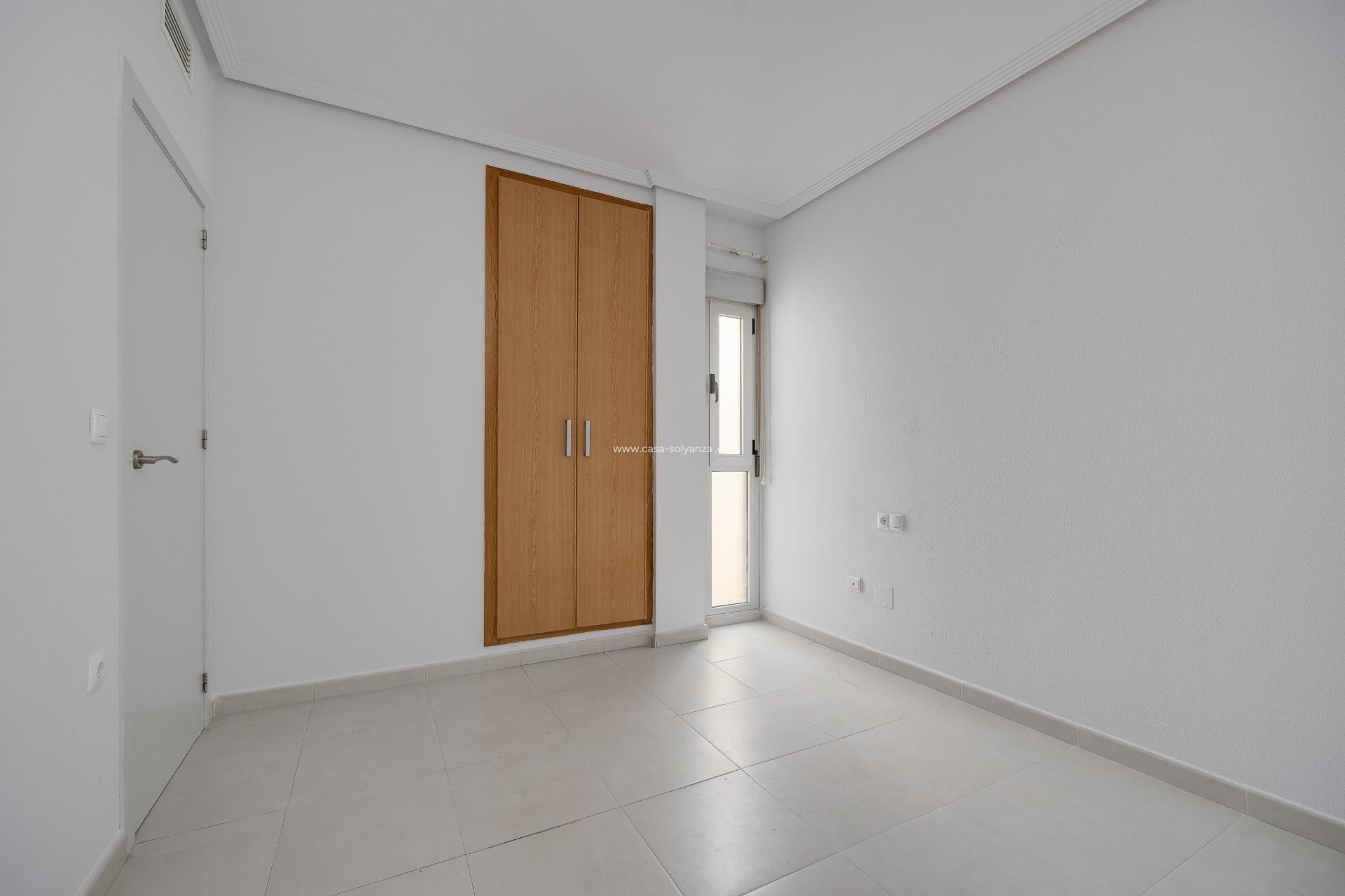 Resale - Apartment / flat - Torrevieja - Estacion Autobuses