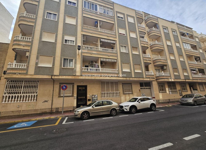Resale - Apartment / flat - Torrevieja - Estacion Autobuses