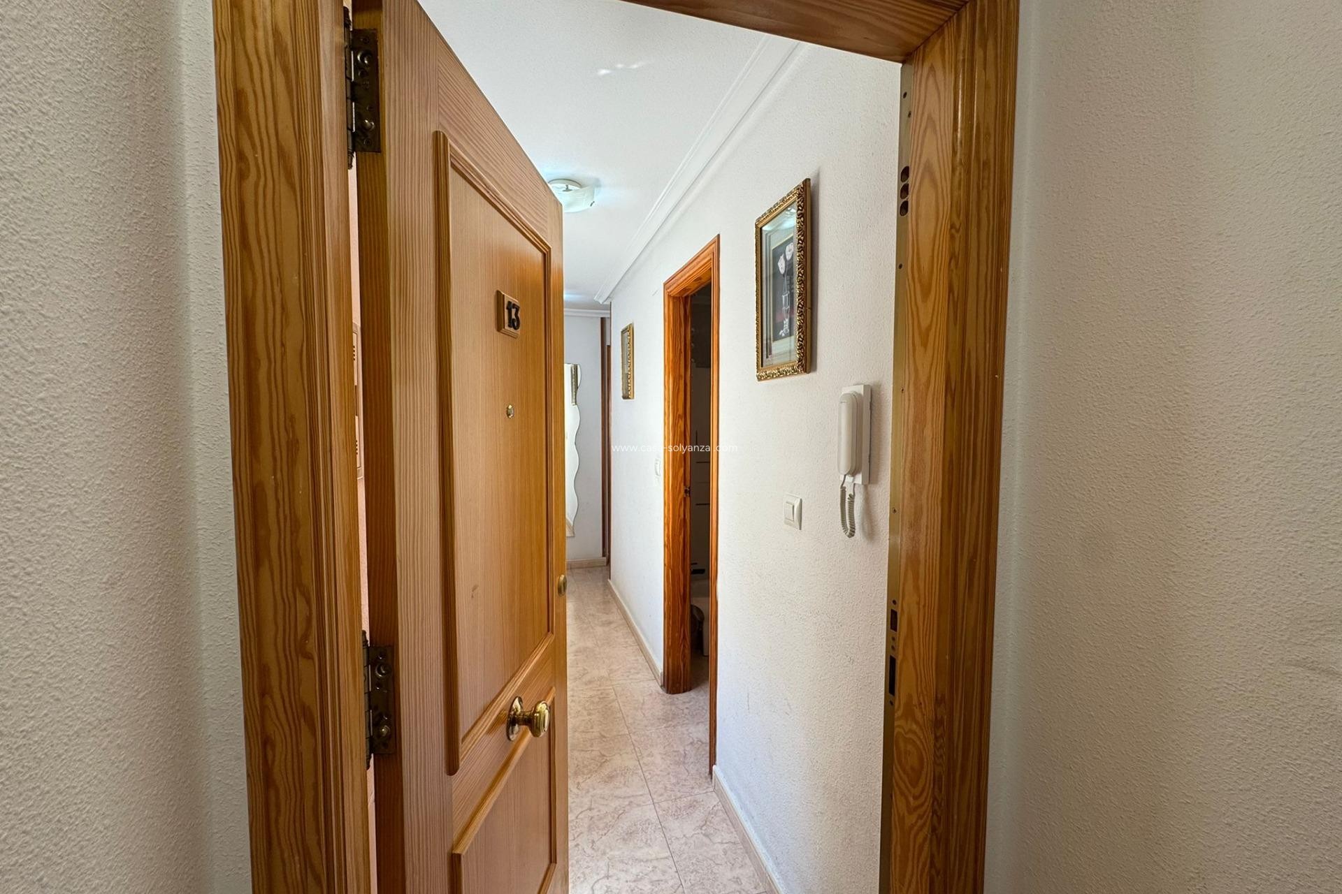 Resale - Apartment / flat - Torrevieja - Estacion Autobuses