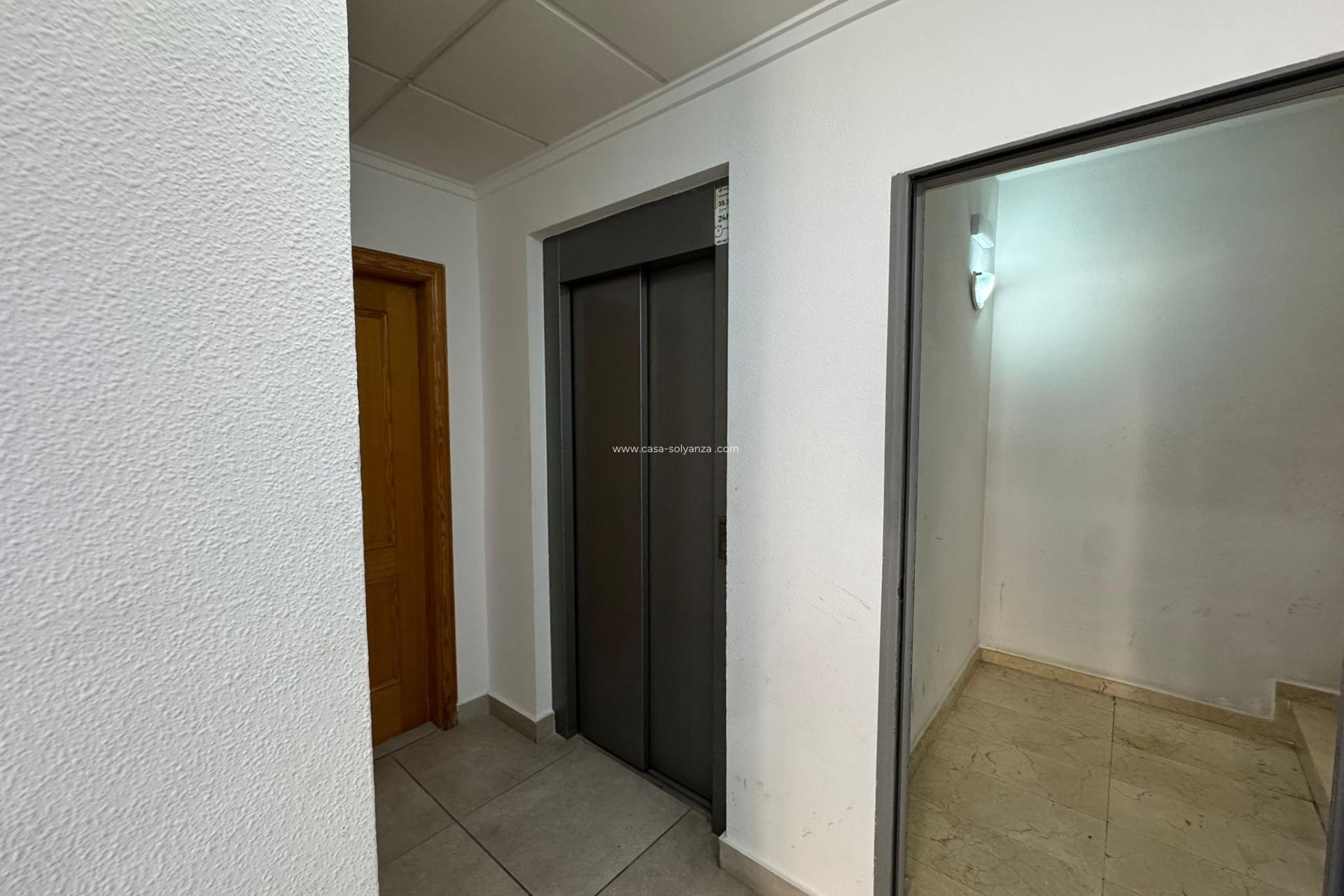 Resale - Apartment / flat - Torrevieja - Estacion Autobuses