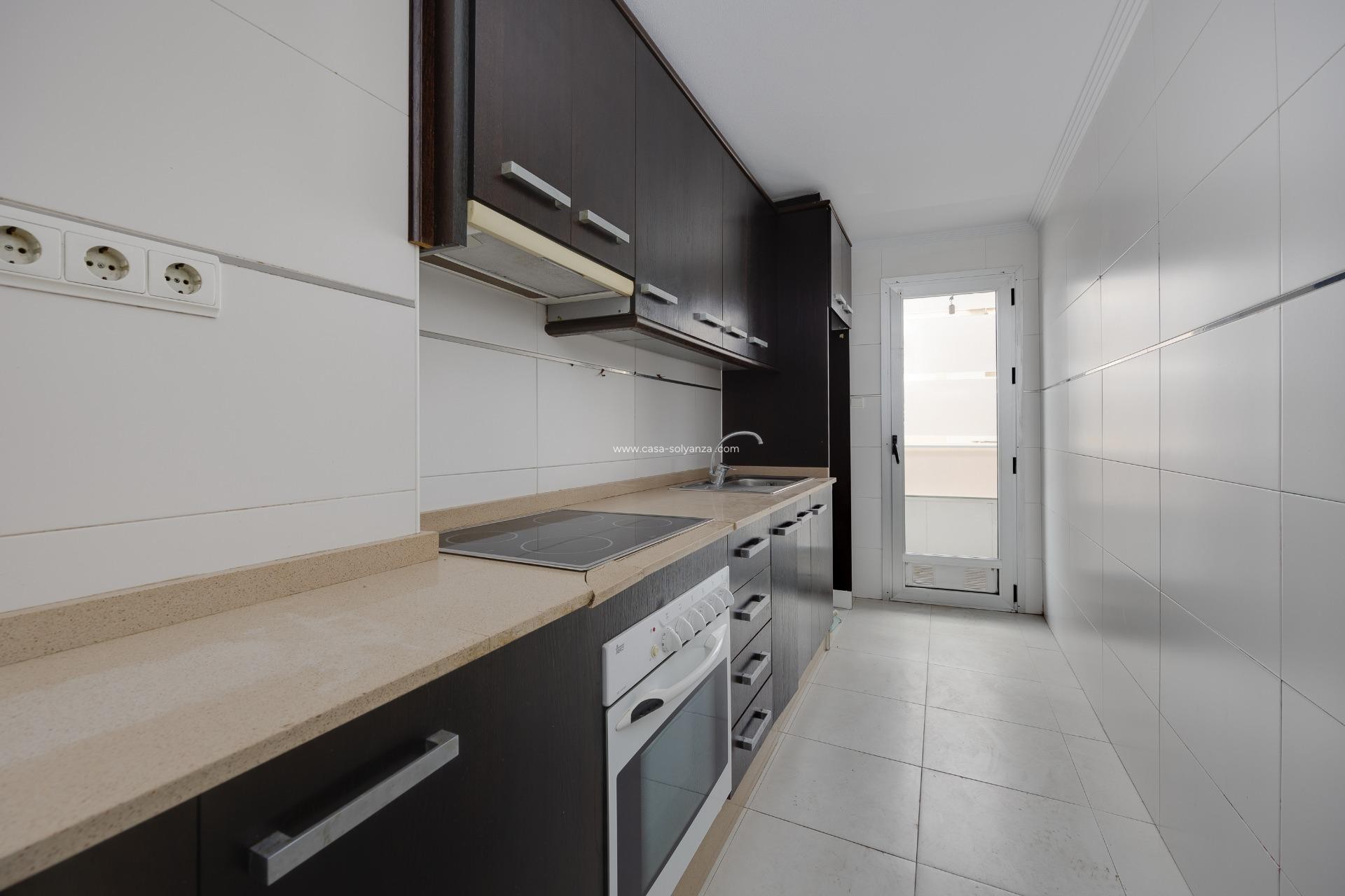 Resale - Apartment / flat - Torrevieja - Estacion Autobuses