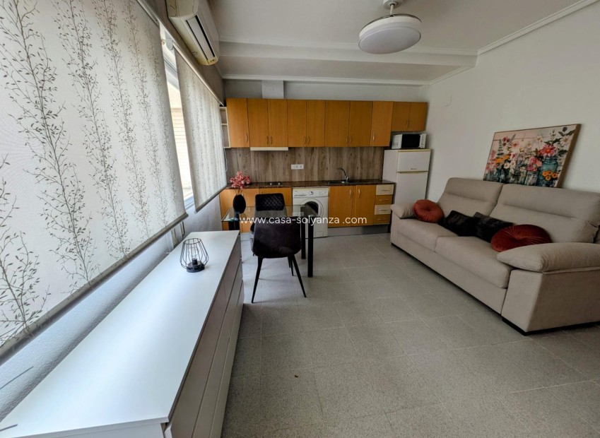 Resale - Apartment / flat - Torrevieja - Estacion Autobuses