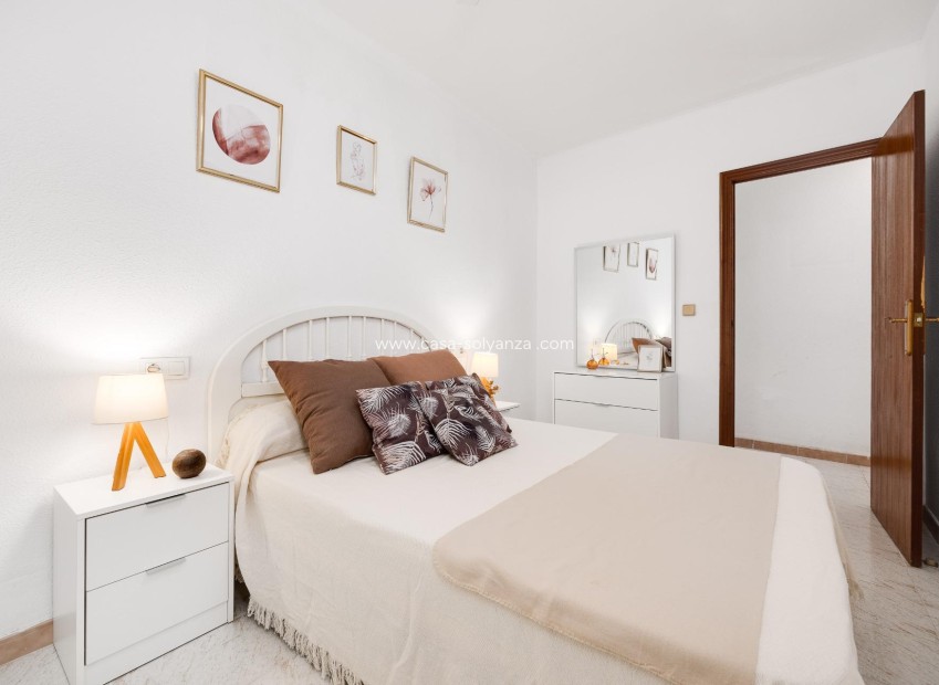 Resale - Apartment / flat - Torrevieja - Estacion Autobuses