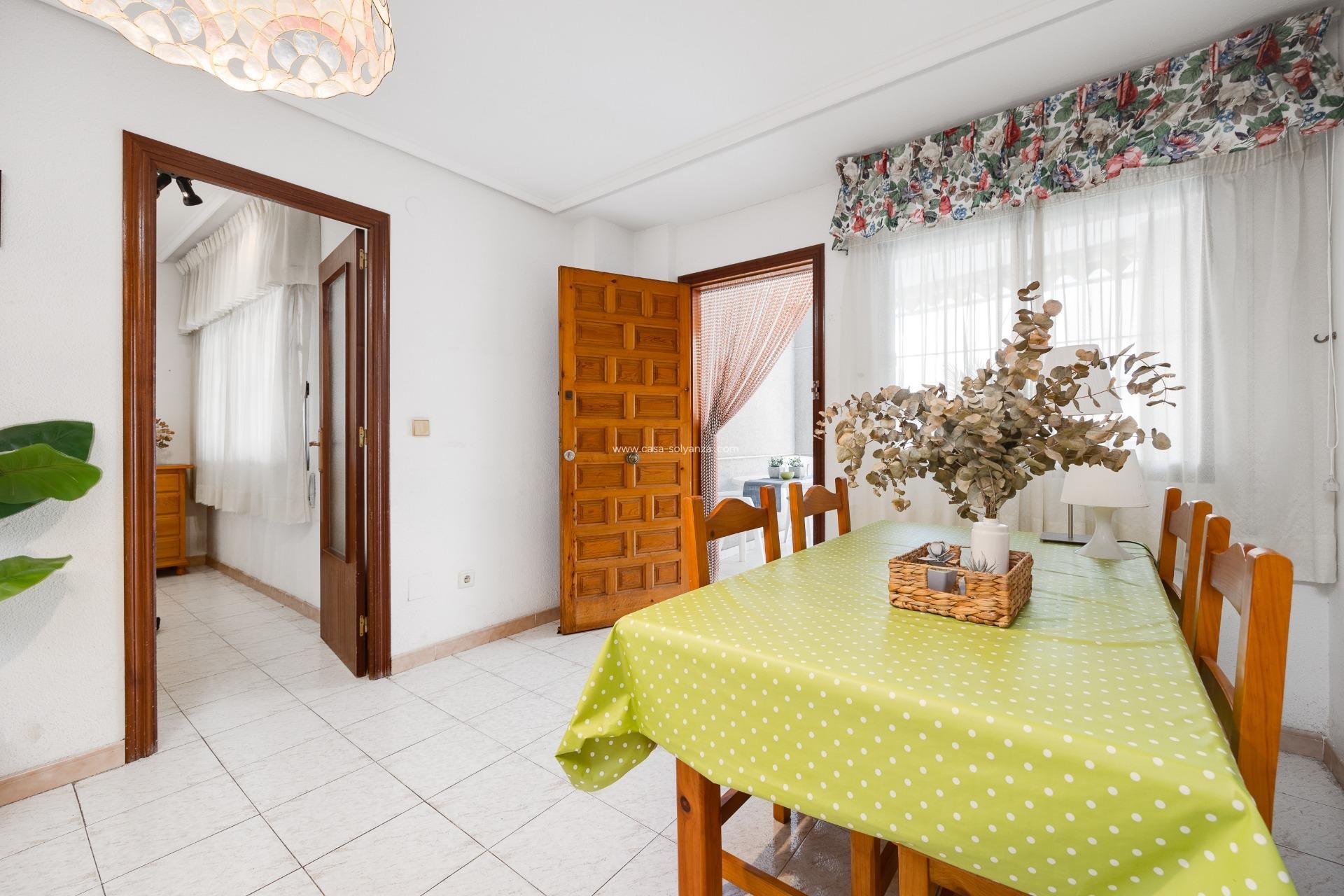 Resale - Apartment / flat - Torrevieja - Estacion Autobuses