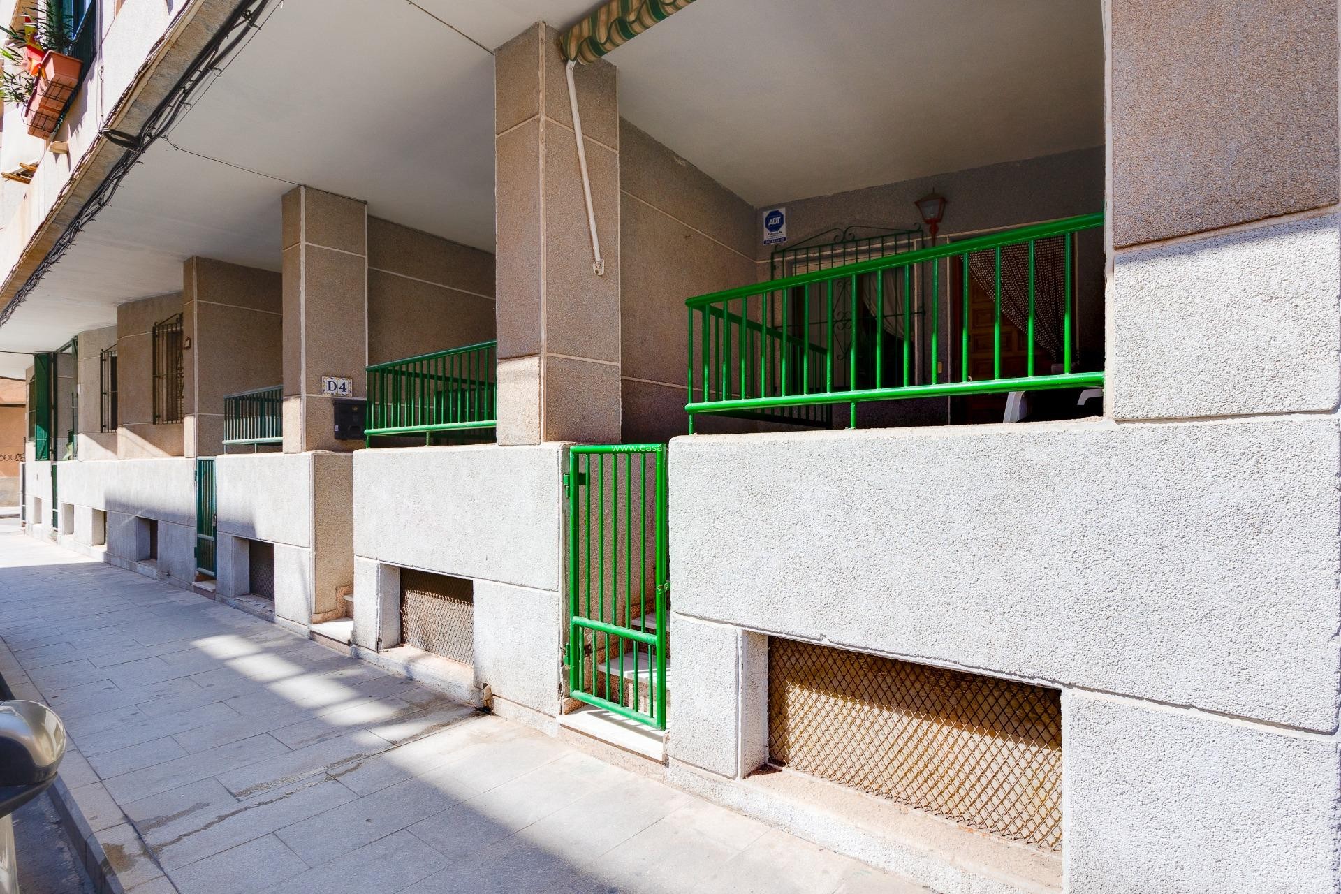 Resale - Apartment / flat - Torrevieja - Estacion Autobuses