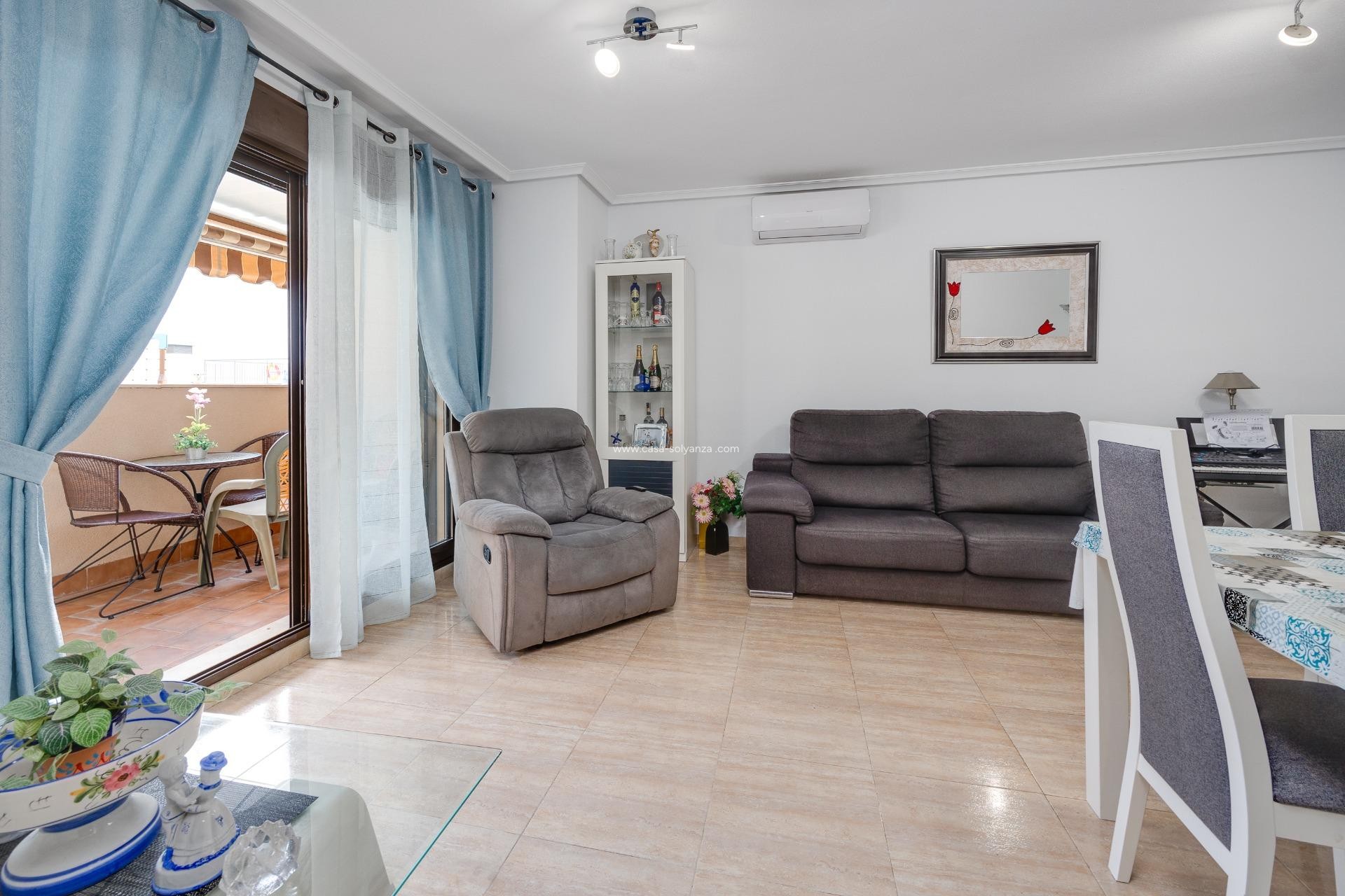 Resale - Apartment / flat - Torrevieja - Estacion Autobuses