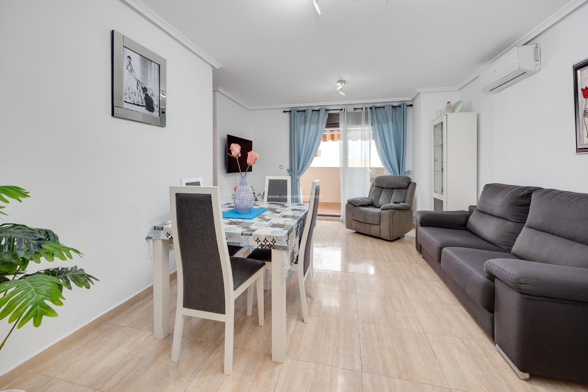 Resale - Apartment / flat - Torrevieja - Estacion Autobuses