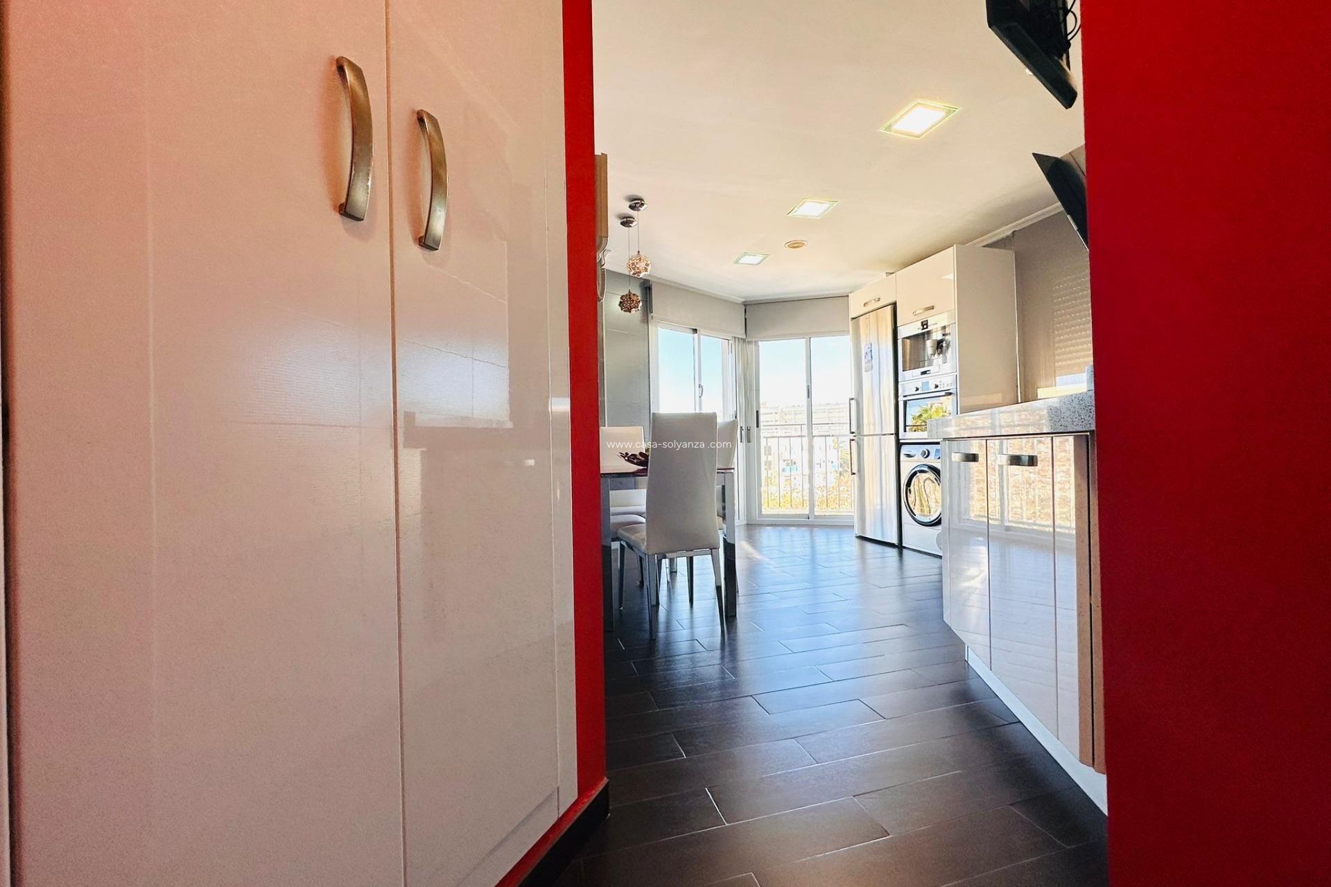 Resale - Apartment / flat - Torrevieja - Estacion Autobuses
