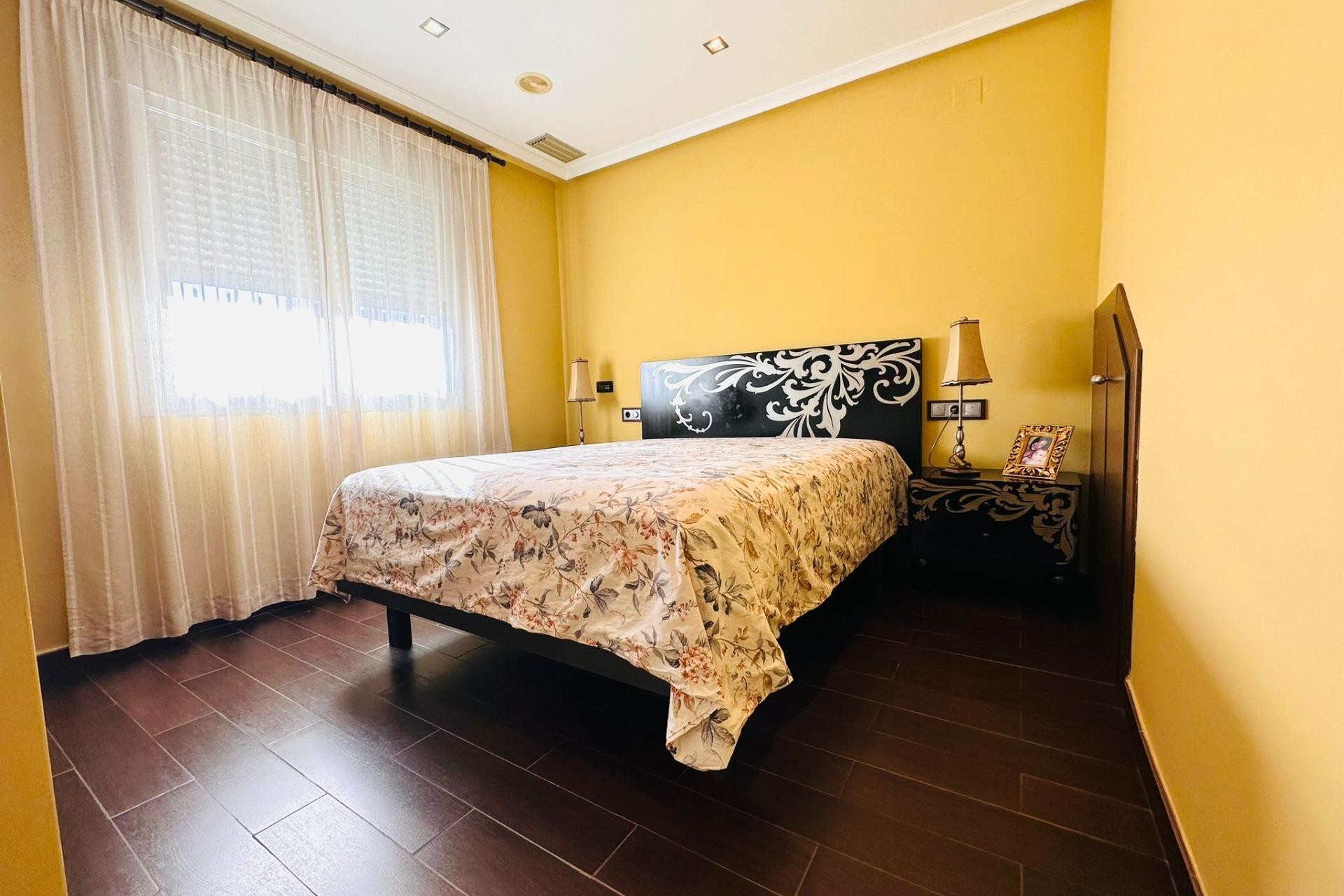Resale - Apartment / flat - Torrevieja - Estacion Autobuses