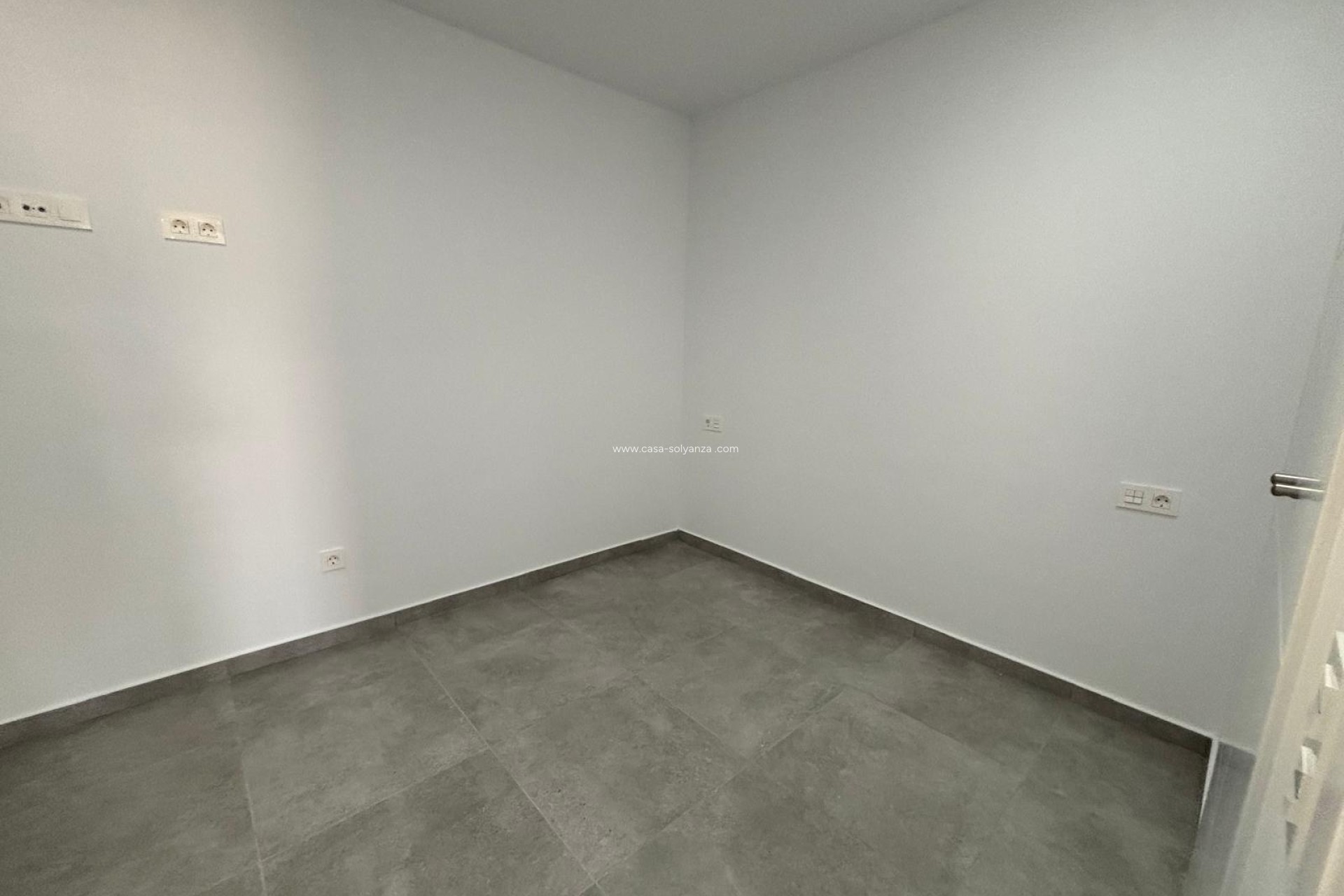 Resale - Apartment / flat - Torrevieja - Estacion Autobuses