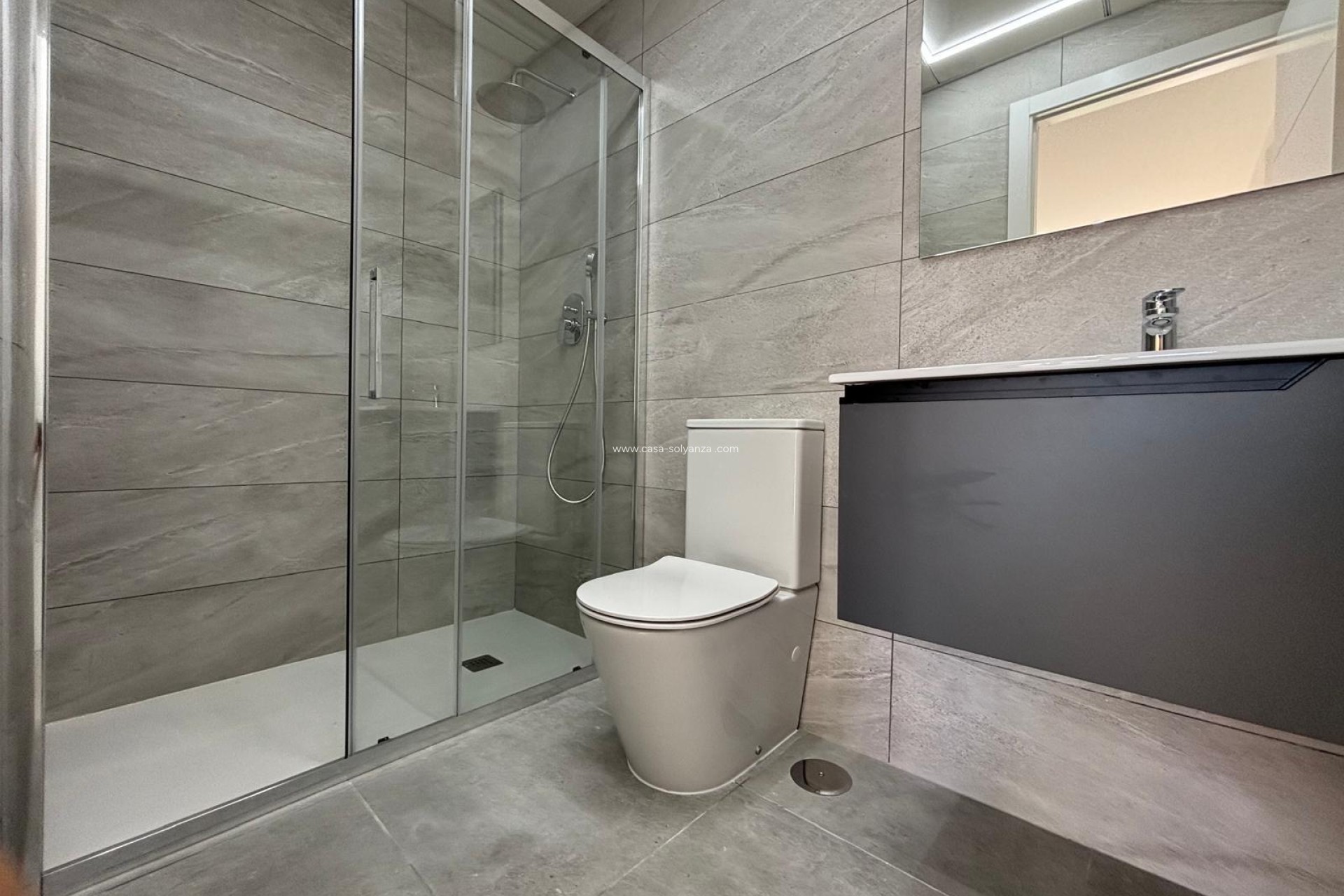 Resale - Apartment / flat - Torrevieja - Estacion Autobuses