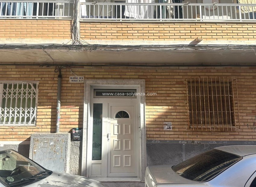 Resale - Apartment / flat - Torrevieja - Estacion Autobuses