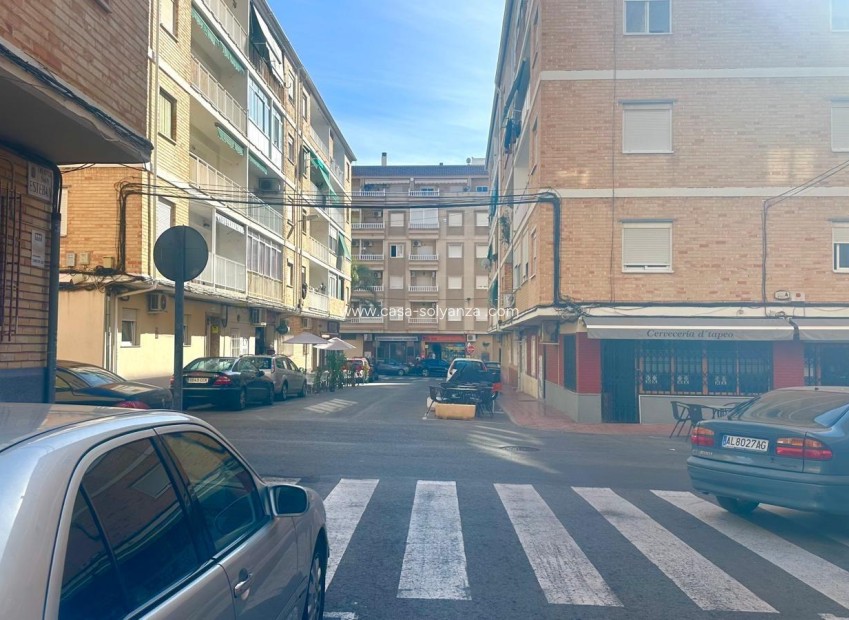 Resale - Apartment / flat - Torrevieja - Estacion Autobuses