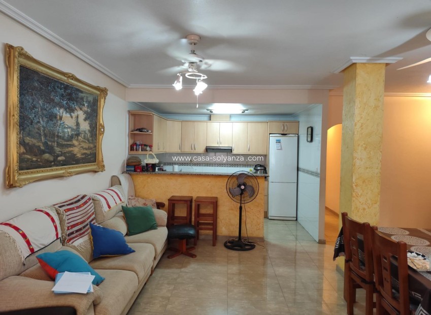 Resale - Apartment / flat - Torrevieja - Estacion Autobuses