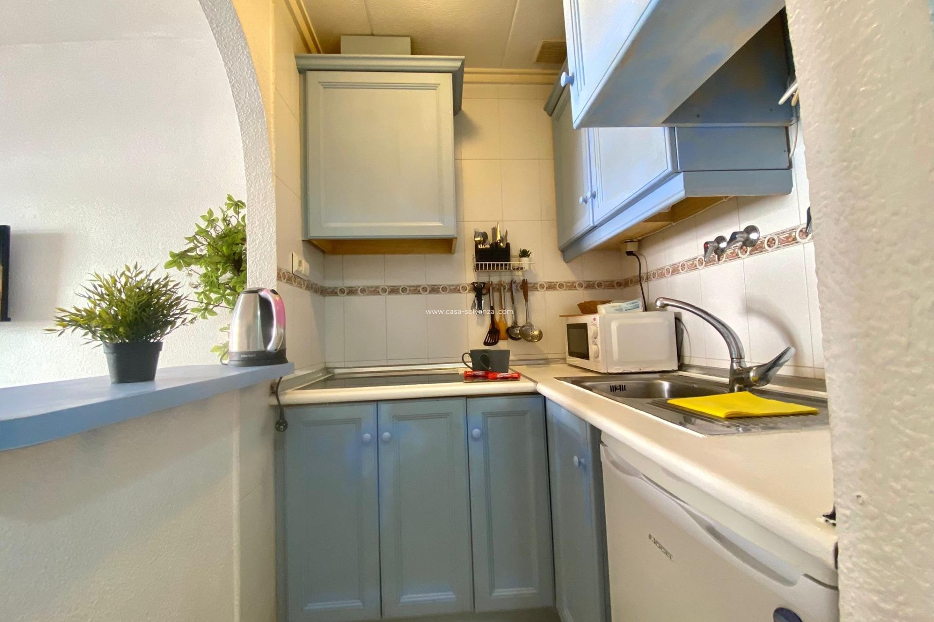 Resale - Apartment / flat - Torrevieja - Estacion Autobuses