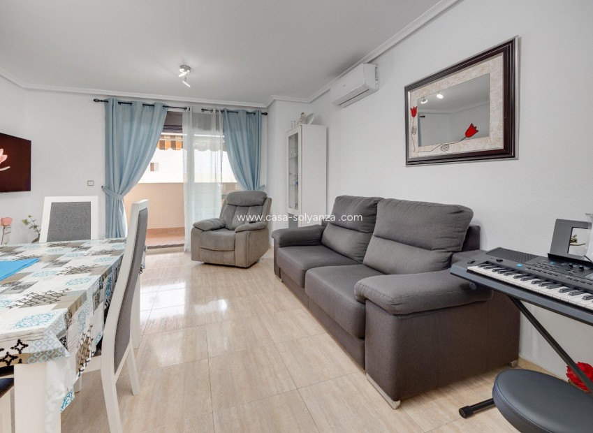 Resale - Apartment / flat - Torrevieja - Estacion Autobuses